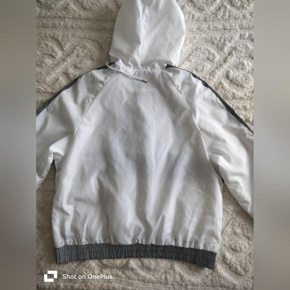 Rue 21 rain jacket running white and gray reflective size L - Picture 9 of 10